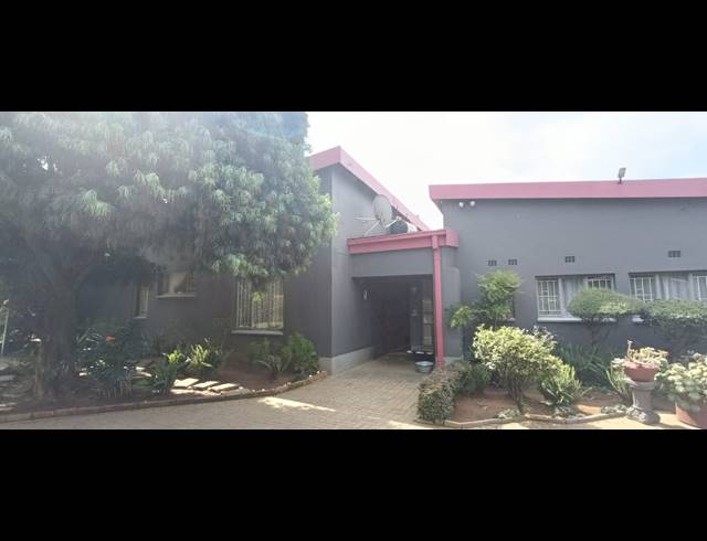 4 BEDROOM HOUSE FOR SALE IN REYNO RIDGE